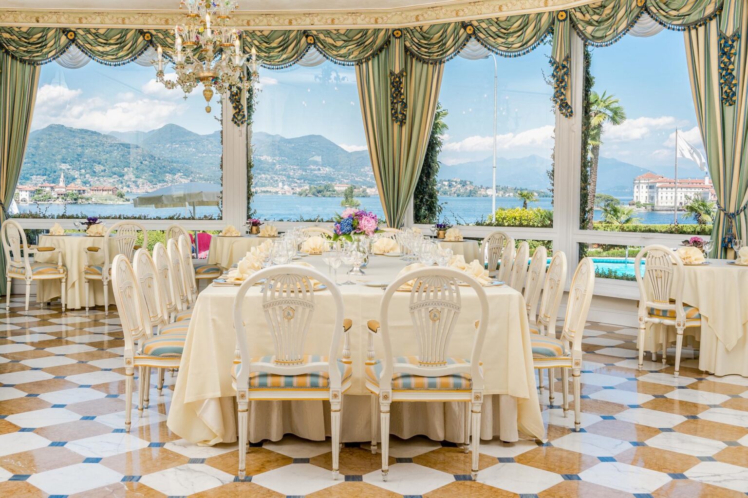 76615681-H1-Stresa_Restaurant_2.jpg