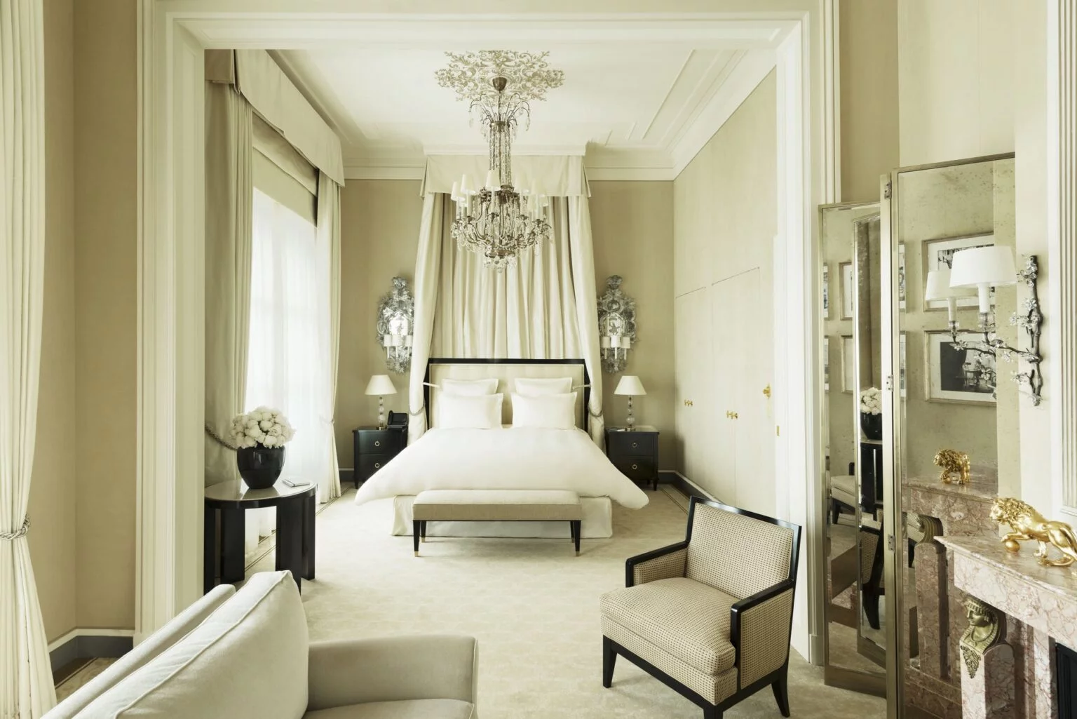 76730209-H1-Suite_Coco_Chanel___Vincent_Leroux_6.jpg