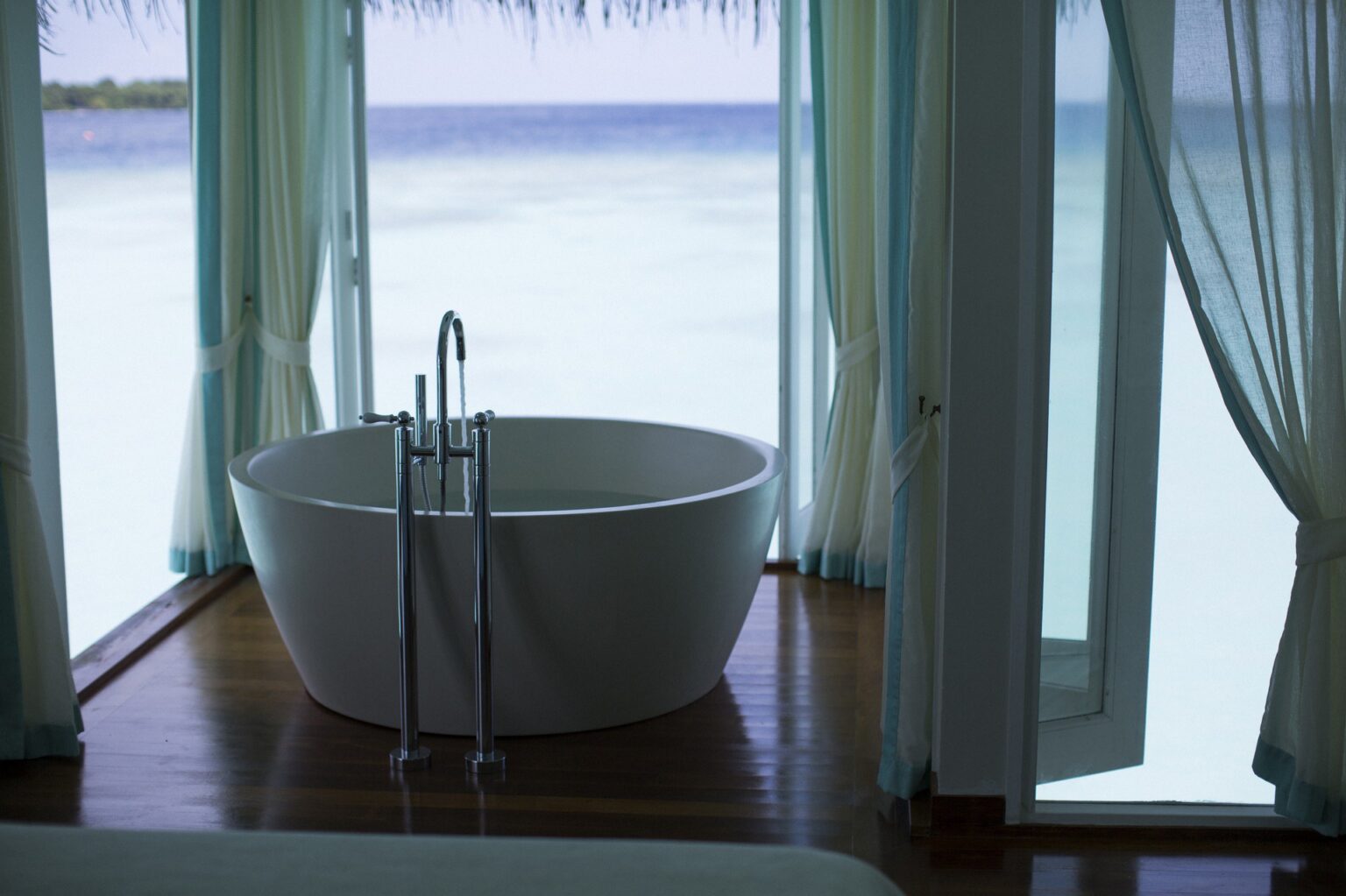 78936366-H1-AKIH_Spa_Bath_02_G_A_H.jpg