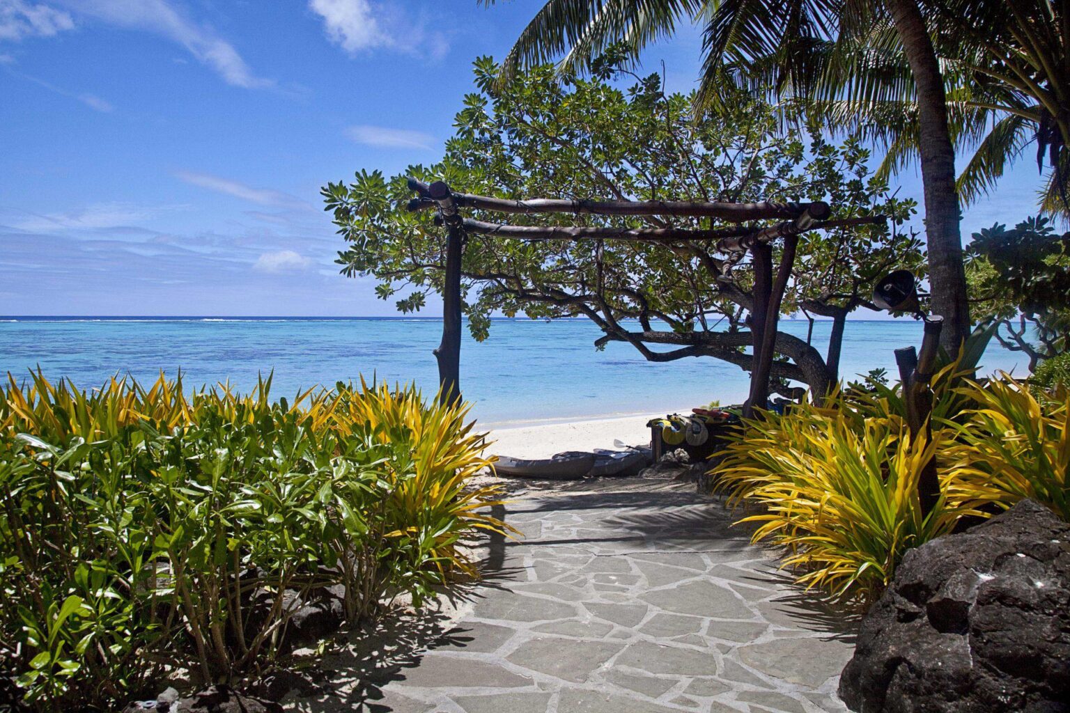 92257642-H1-Pacific_Resort_Aitutaki_-_Beach_Archway.jpg