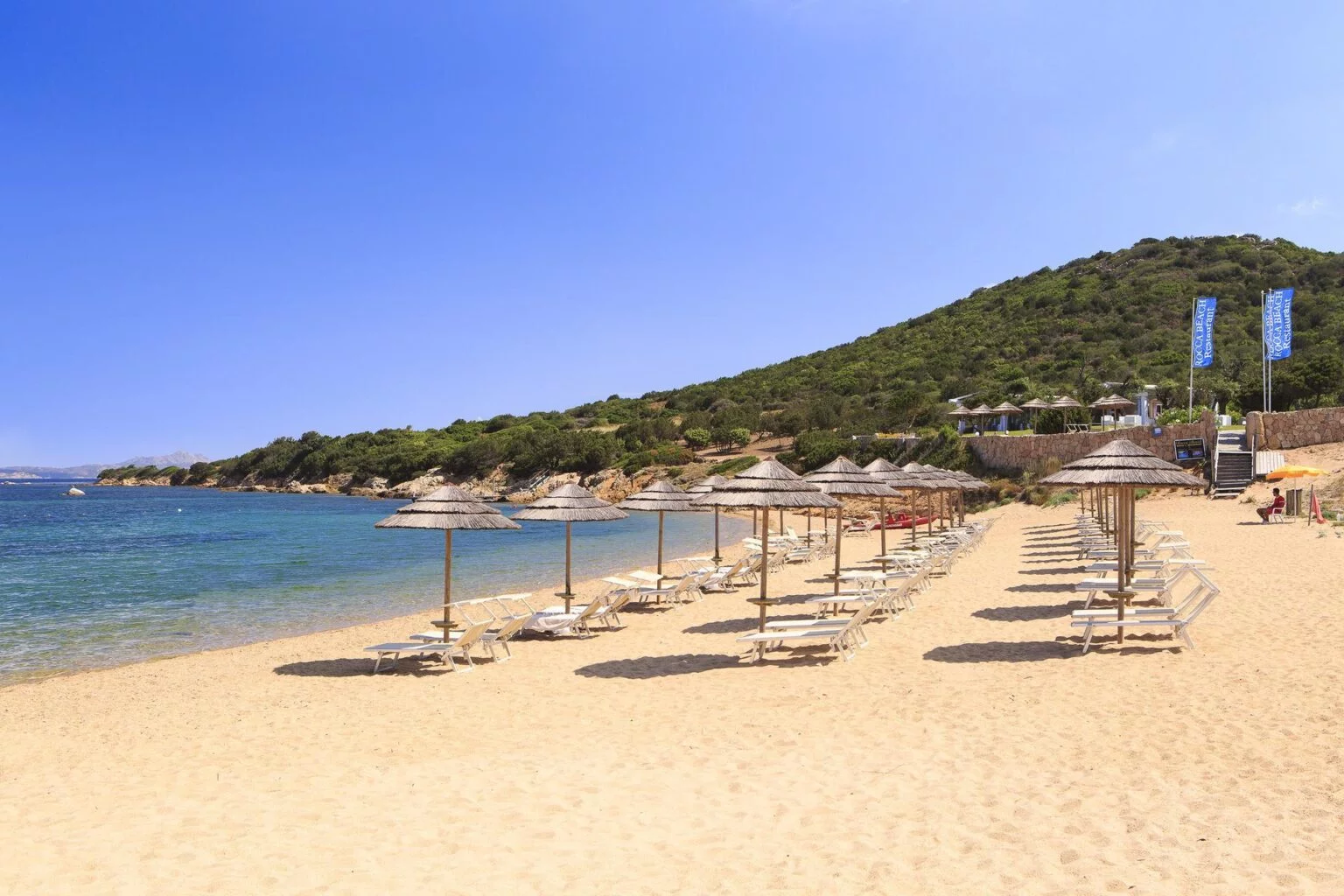 A0-Spiaggia-Privata-Hotel-La-Rocca-Resort-Spa.jpg