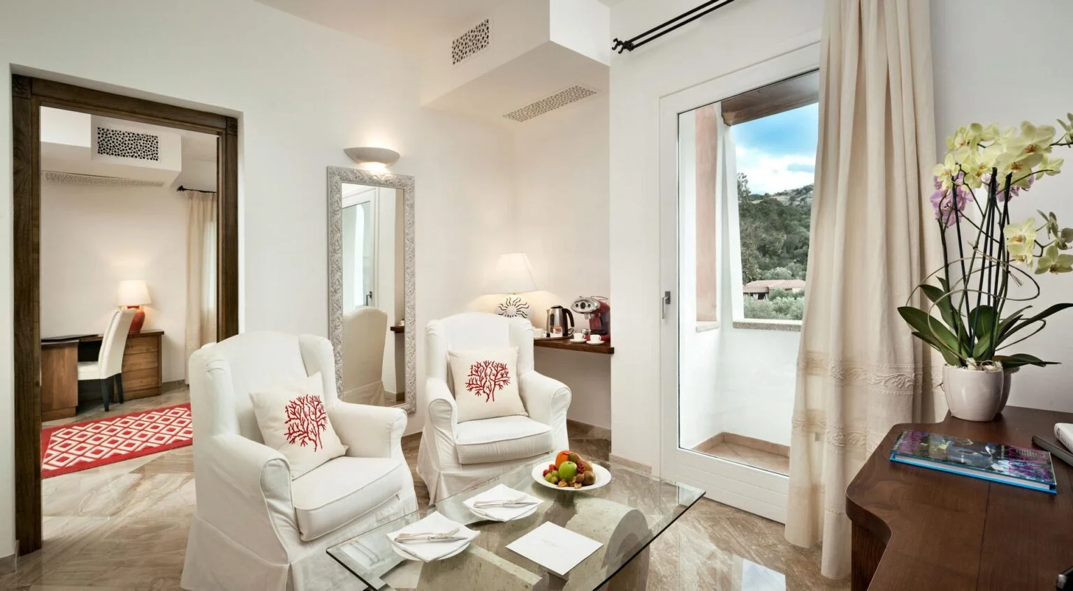 A13-Soggiorno-Suite-Premium-Vista-Mare-Hotel-La-Rocca-Resort-Spa-301.-jpg.jpg