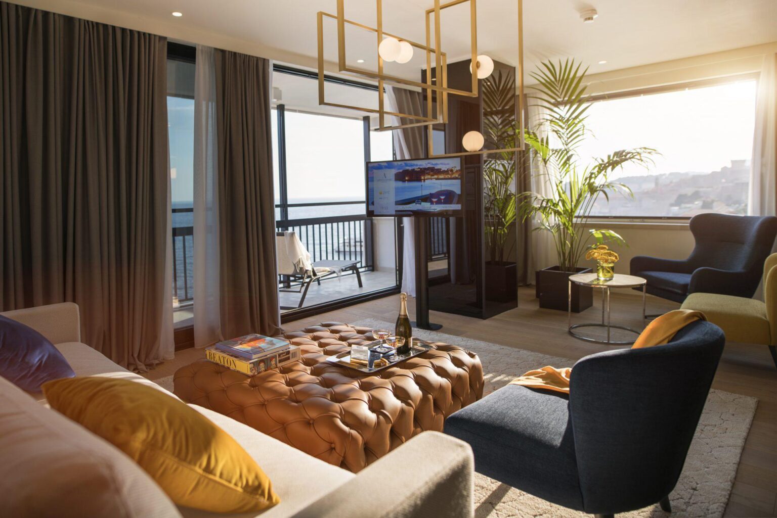 ALH_HotelExcelsiorDubrovnik_Deluxe_Suite_Tower_living_room_1.jpg