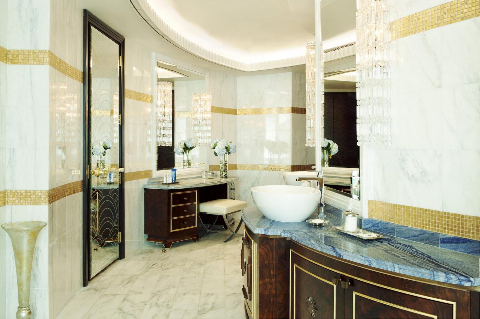 Abu-Dhabi-Suite-14_medres.jpg