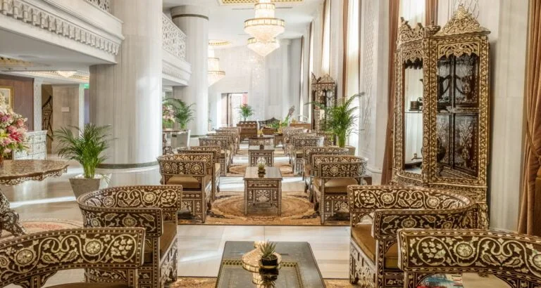 Отель Ajwa Sultanahmet – роскошный отель для вашего отдыха в самом сердце Стамбула. Эксклюзивный отдых в Турции – в восточном дворцовом стиле и бутик-атмосфера. Размещение в Стамбуле – роскошные номера и апартаменты в историческом районе. Отдых в районе Султанахмет – отель рядом с главными достопримечательностями города. Ресторан с панорамным видом на Стамбул – кулинарный отдых в турецком стиле. Отель со спа-центром и хаммамом – расслабление и восстановление сил во время вашего отпуска. Где остановиться в Стамбуле? Премиальный бутик-отель для романтического и семейного отдыха.