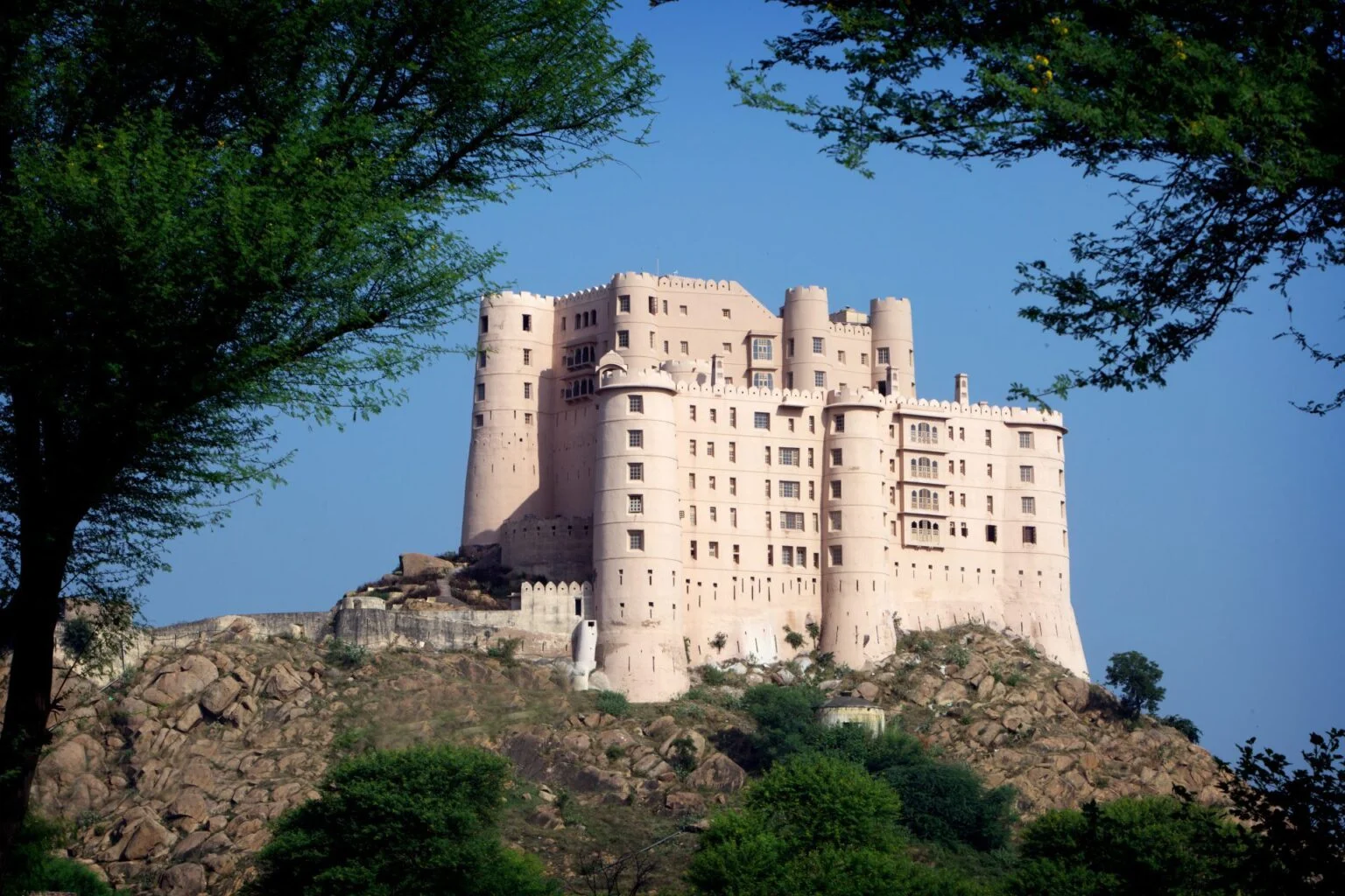 Alila-Fort-Bishangarh-luksusowe-hotele-w-Indiach-ekskluzywne-wakacje-w-Indiach-najlepsze-hotele-w-Indiach-luksusowe-wczasy-w-Indiach-szyte-na-miare-podroze-do-Indii-7.jpg