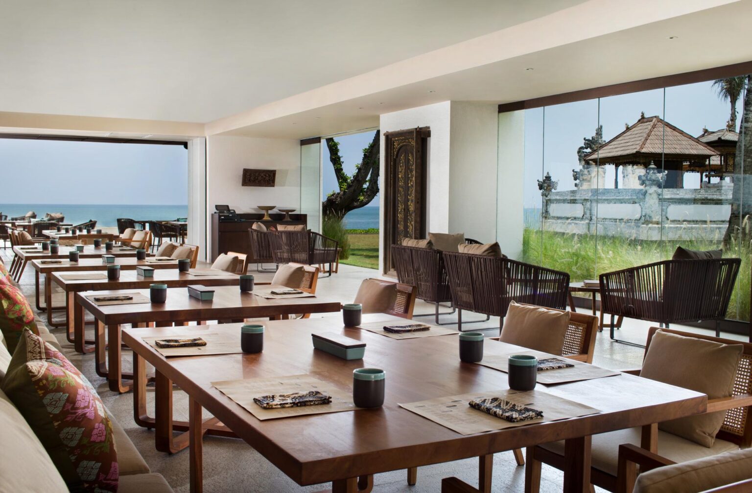 Alila-Seminyak-Restaurant-Interior-01.jpg