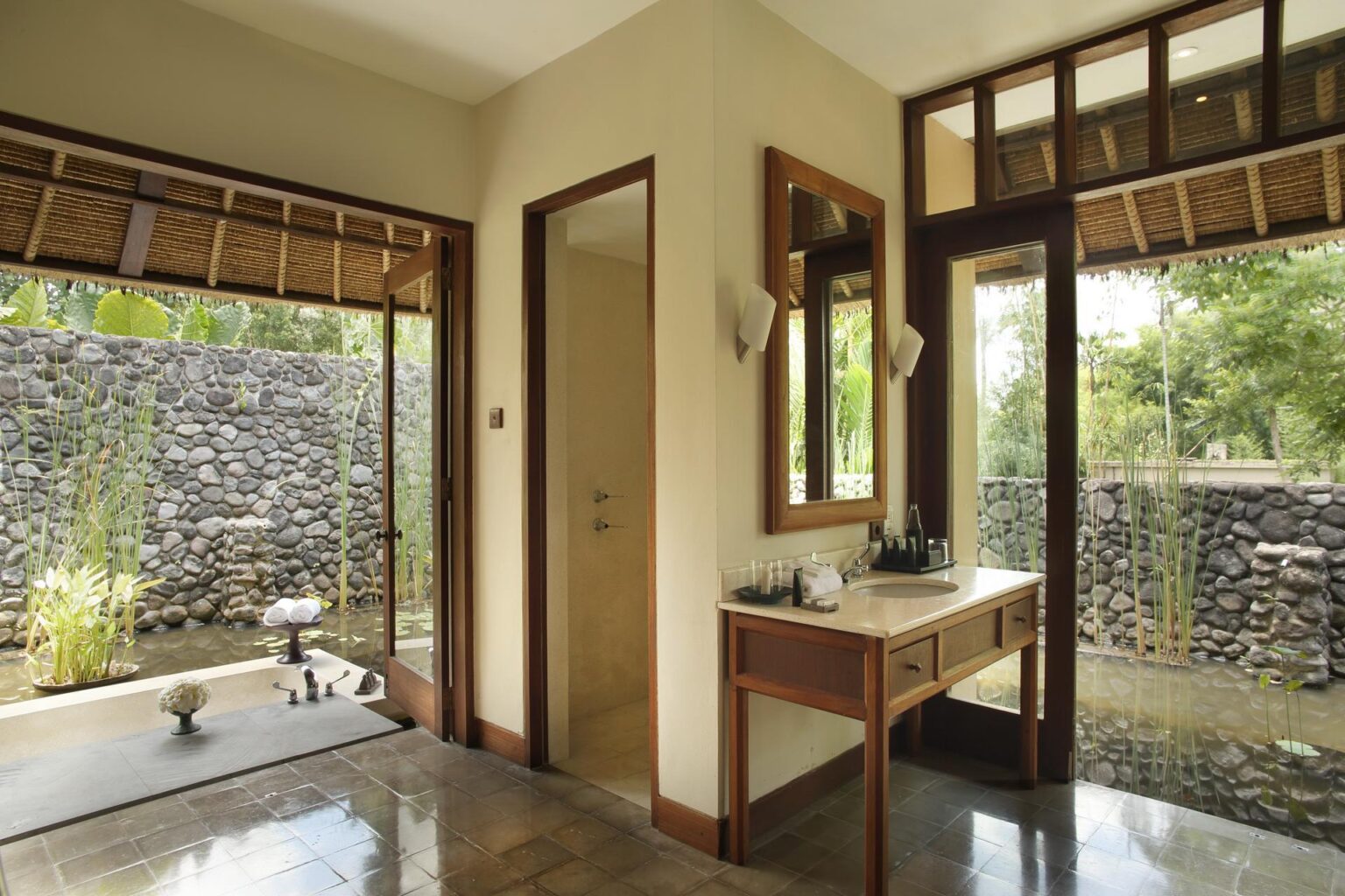 Alila-Ubud-Accommodation-Pool-Villa-Bathroom-01.jpg