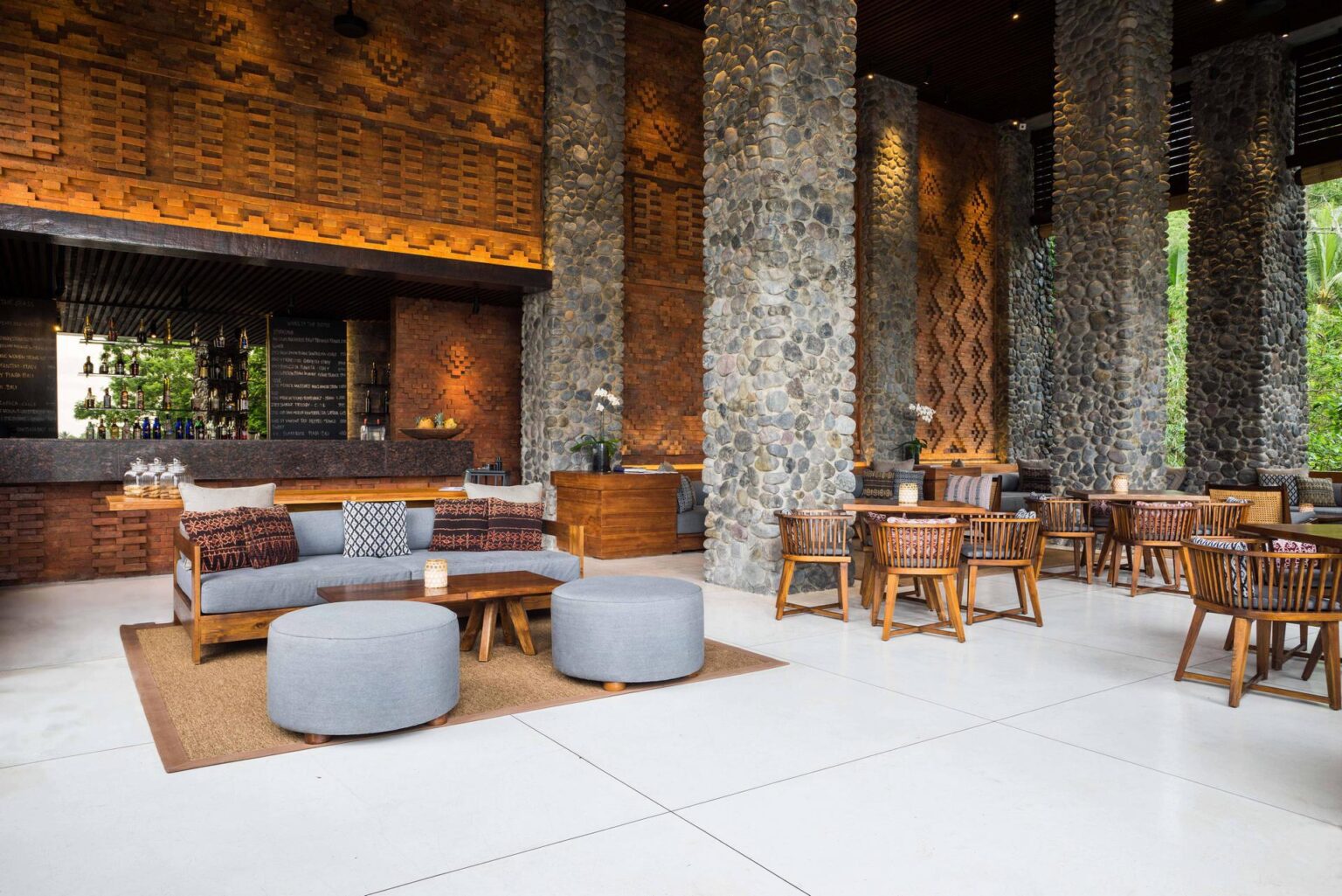 Alila-Ubud-Dining-Cabana-Lounge-08.jpg