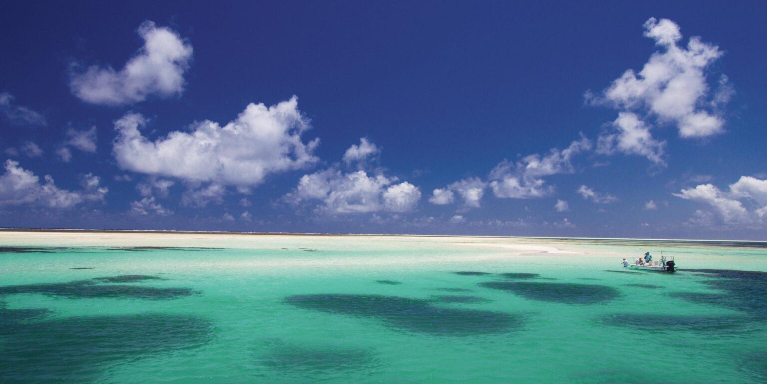 turkusowa woda i plaża