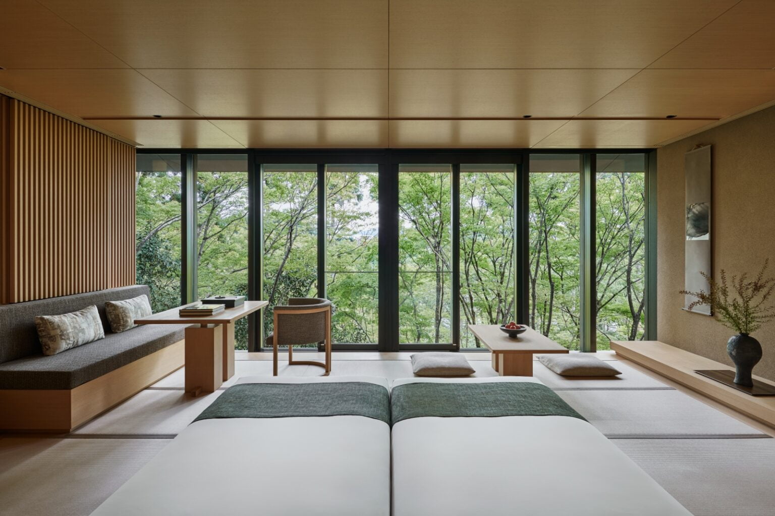Aman-Kyoto-Japan-Pavilion-bedroom-Takagamine-Washigamine_26278.jpg