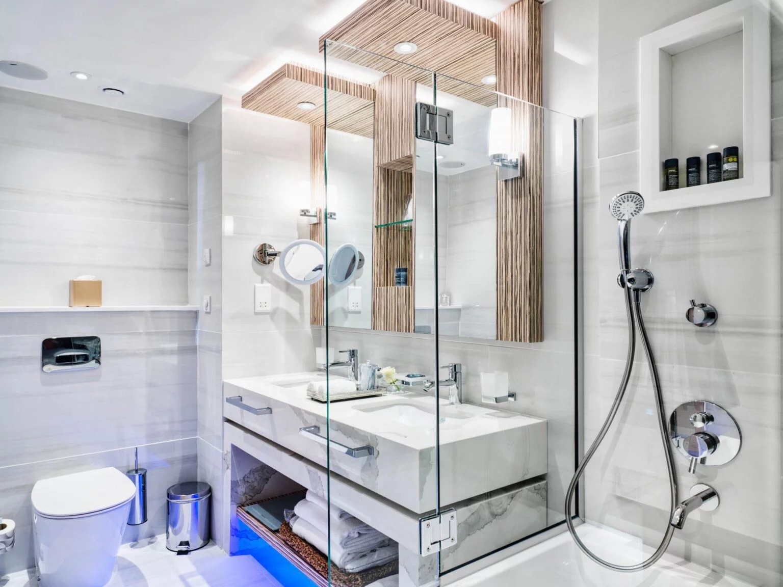 зразок ванної кімнати готелю Amanti, MadeForTwo Hotels