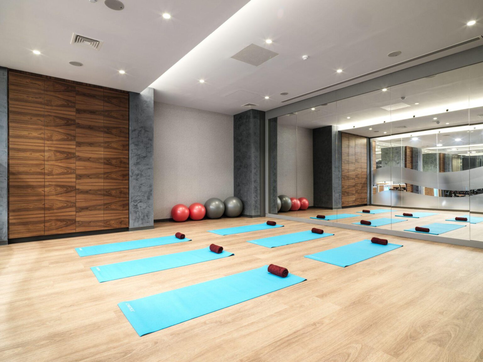 silownia hotelu Amanti, MadeForTwo Hotels miejsce do cwiczen grupowych fitness