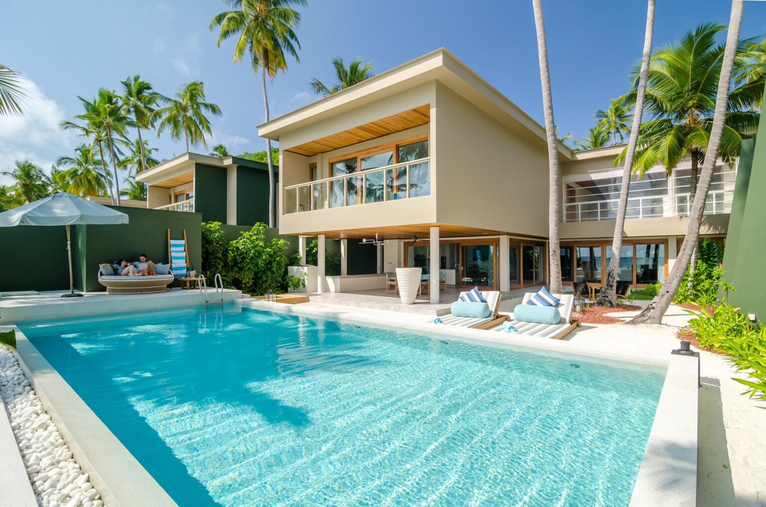 Amilla-Fushi-4-Bedroom-Residence-Pool-2.jpg