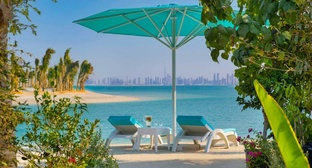 Experience the luxurious Anantara World Islands Dubai Resort with access to a private beach,Anantara World Islands Dubai Resort,Experience Arabic and Indian cuisine served at the highest level,Spend a unique holiday with your family thanks to the facilities offered by the property,Dubai,United Arab Emirates