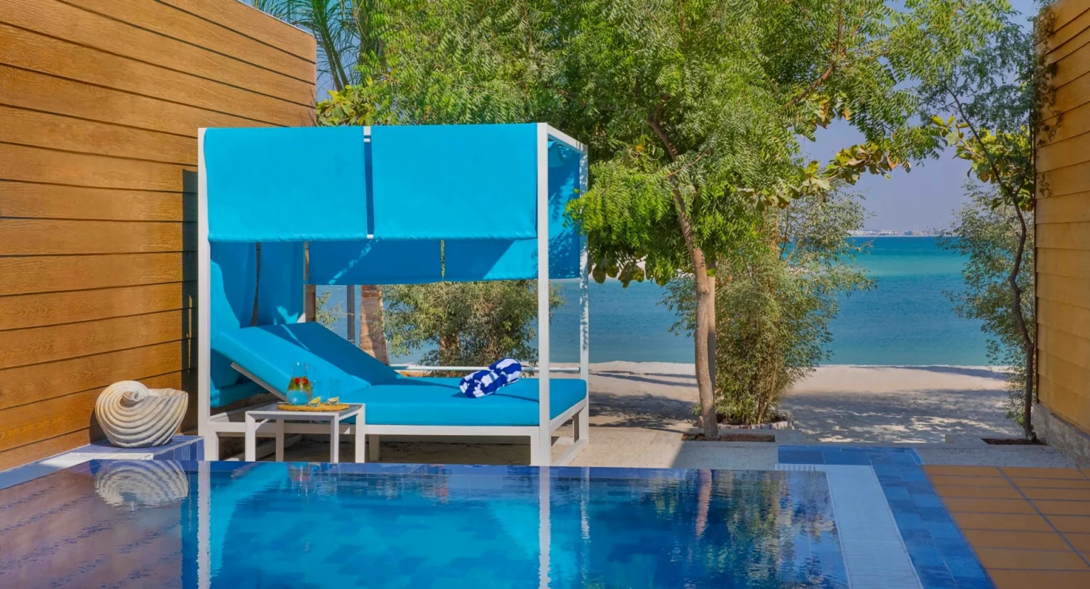 Anantara-World-Islands-Dubai-Resort-luksusowe-hotele-w-Dubaju-najlepsze-hotele-w-Dubaju-na-wakacje-z-rodzina-ekskluzywne-hotele-w-Dubaju-3.png