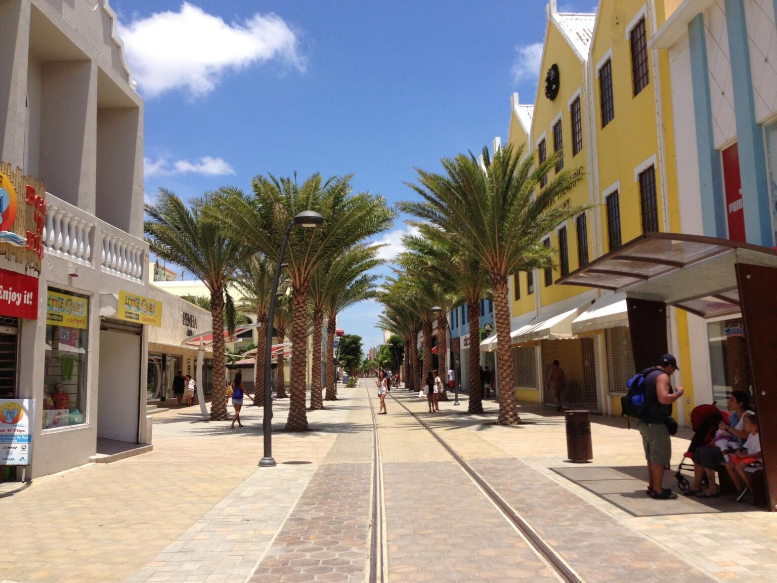 Arubas-Main-Street_H.jpg