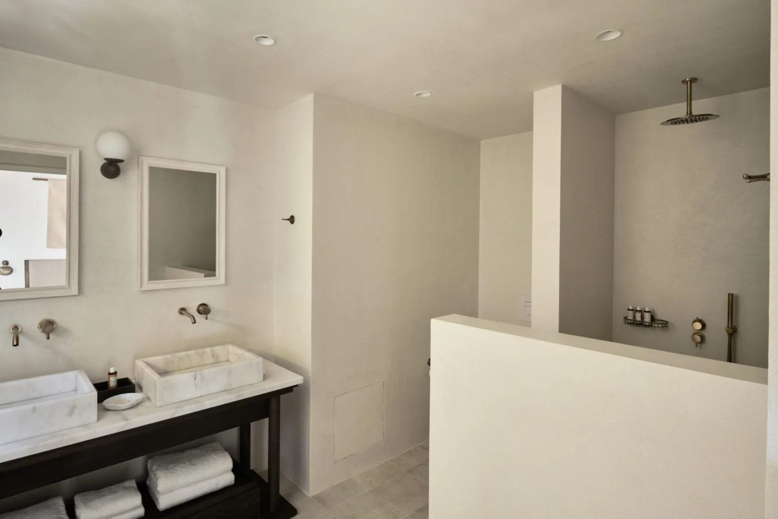 Aurora-Suite-Bathroom.jpg