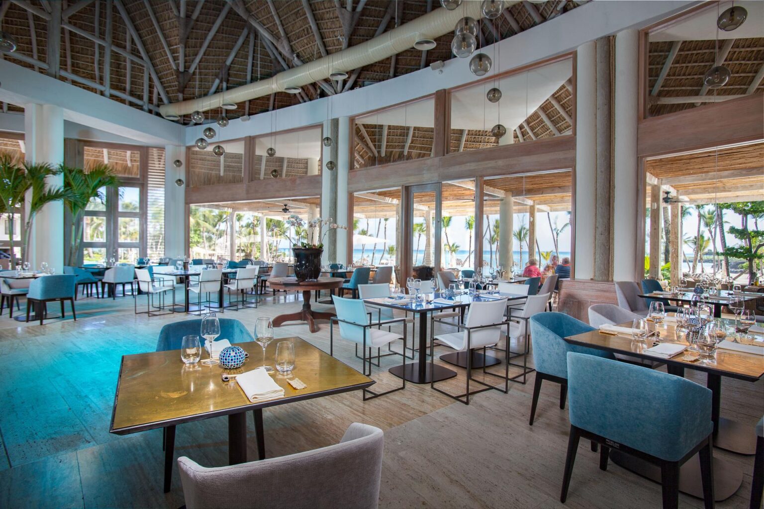 BLUE-GrillBar_Interior_3572.jpg