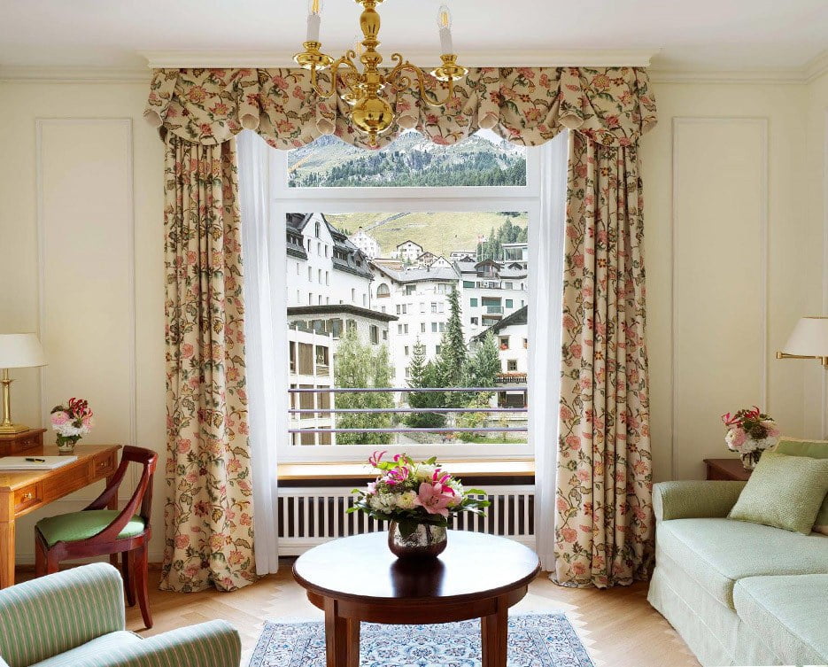 Badrutts-Palace-luksusowe-hotele-w-Szwajcarii-narty-w-szwajcarii-ekskluzywne-wakacje-w-szwajcarii-4.jpg