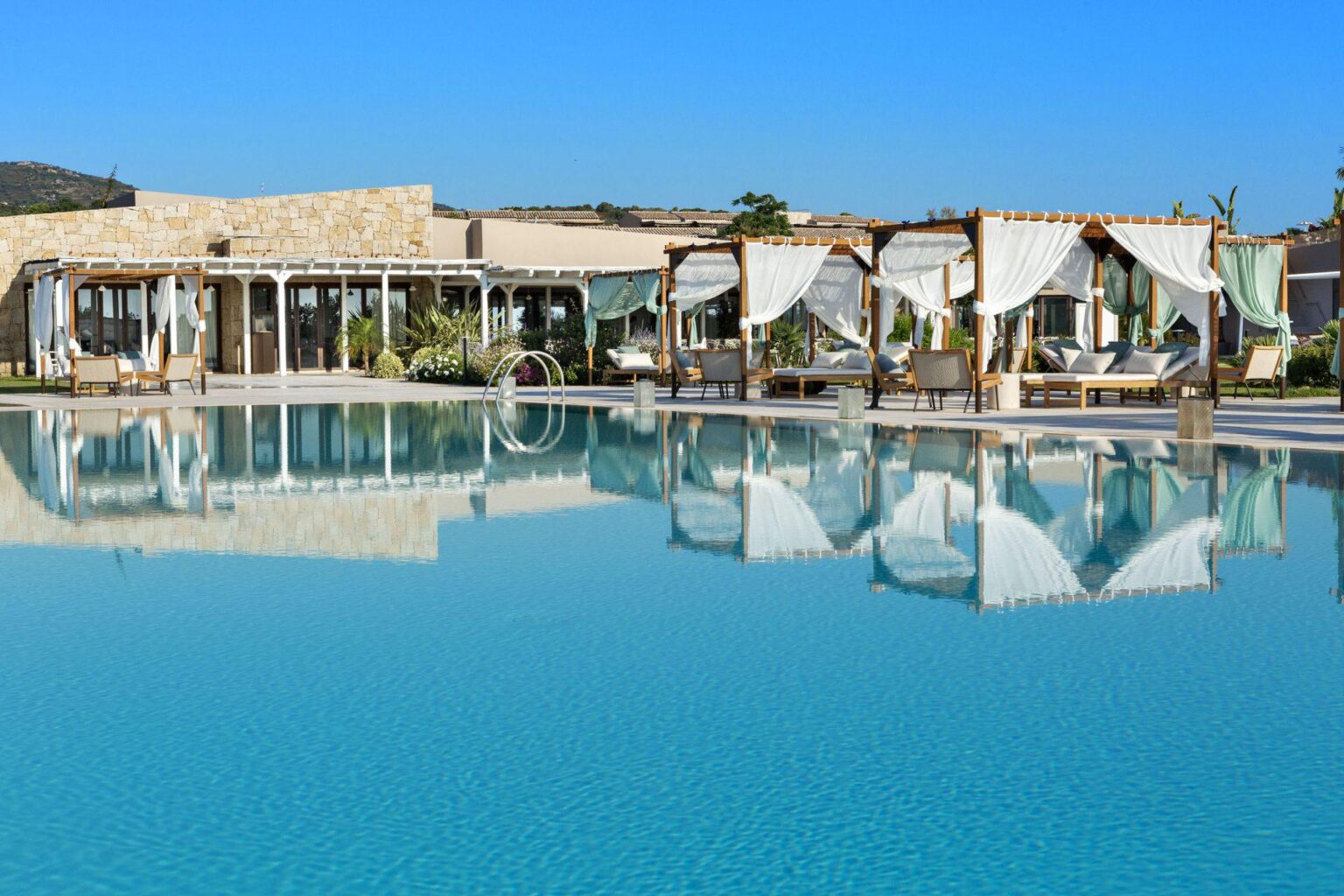 Baglioni-Resort-Sardinia-najlepsze-hotele-na-Sardynii-luksusowe-wakacje-na-Sardynii-sardynia-najpiekniejsze-hotele-ekskluzywne-wczasy-na-Sardynii-44.jpg