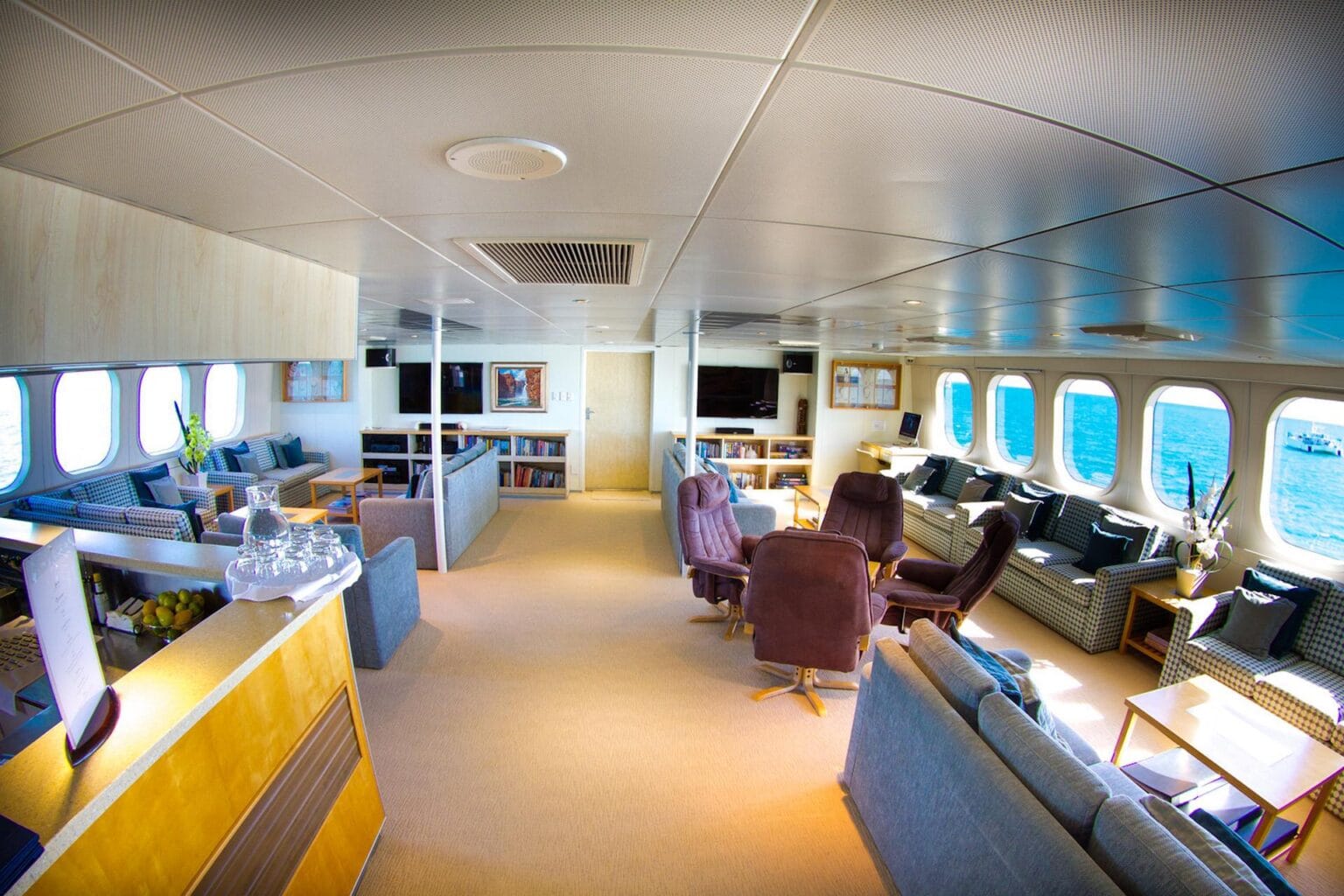 Bar-Lounge-Long-20141.jpg