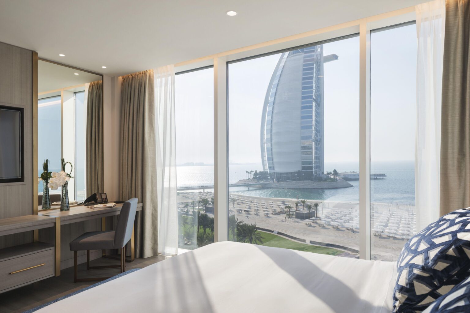Beach-Hotel-11.jpg