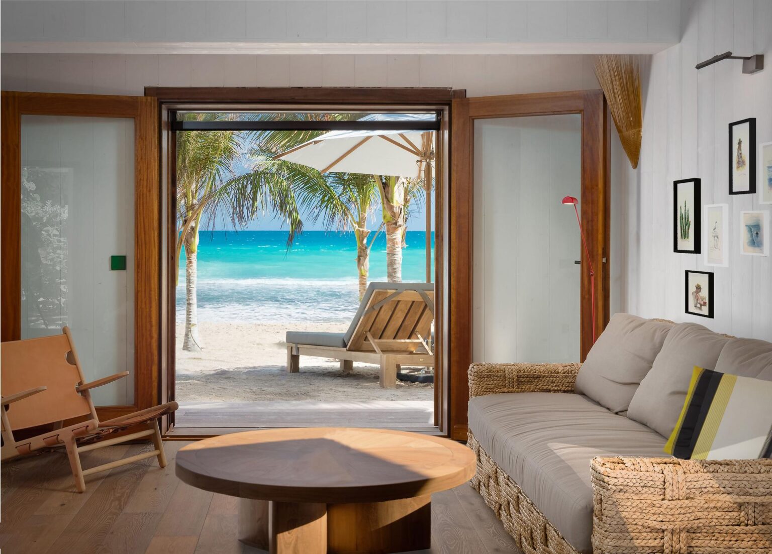 Beach-Side-Suite-Living-room.jpg