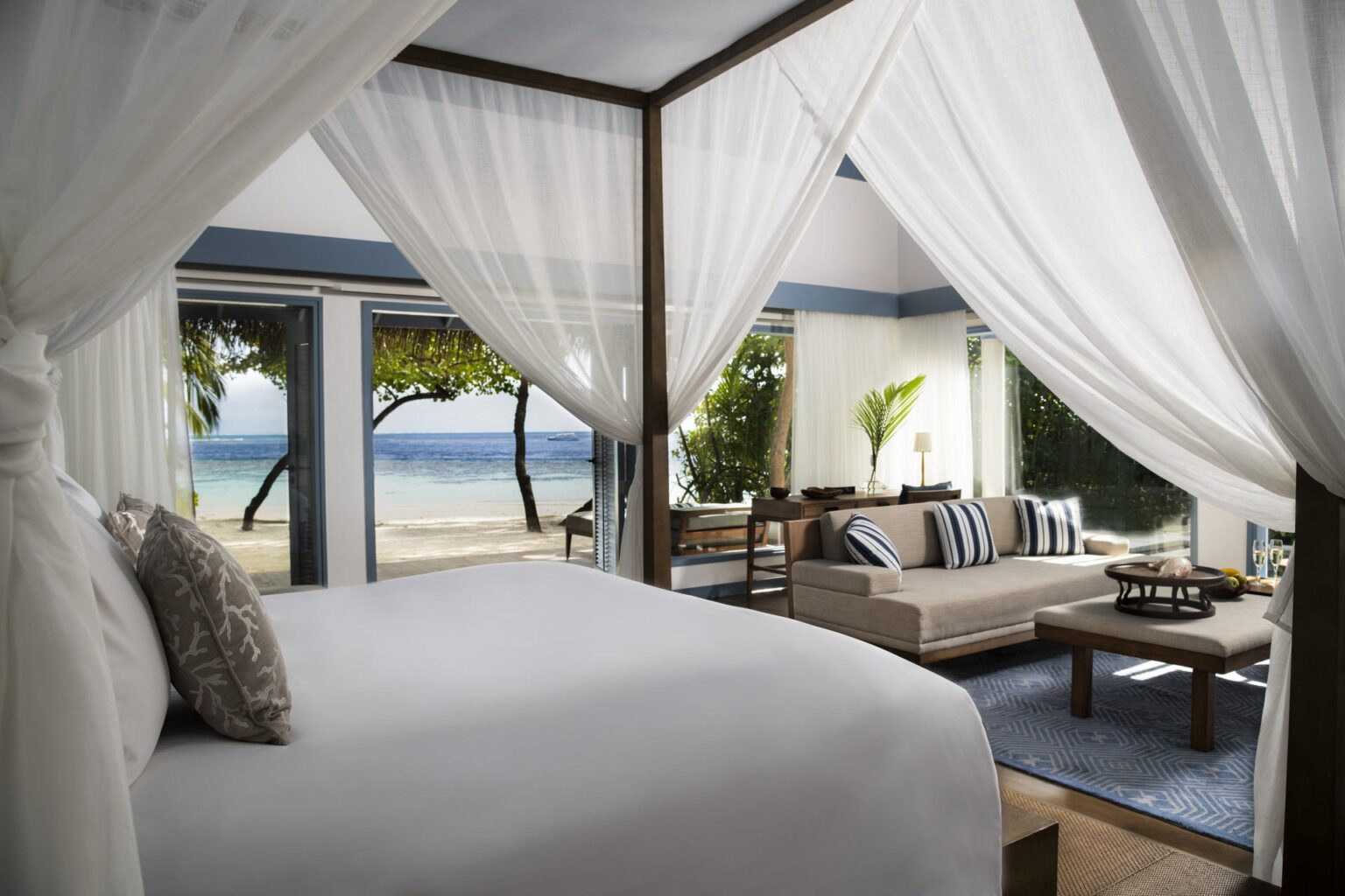Beach-Villa-_-Bedroom04.jpg