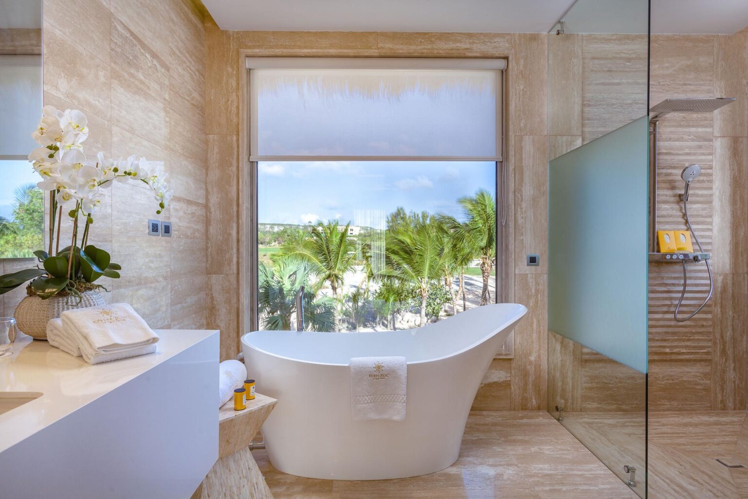Beachfront-Suite_Master-Bathroom_4279.jpg