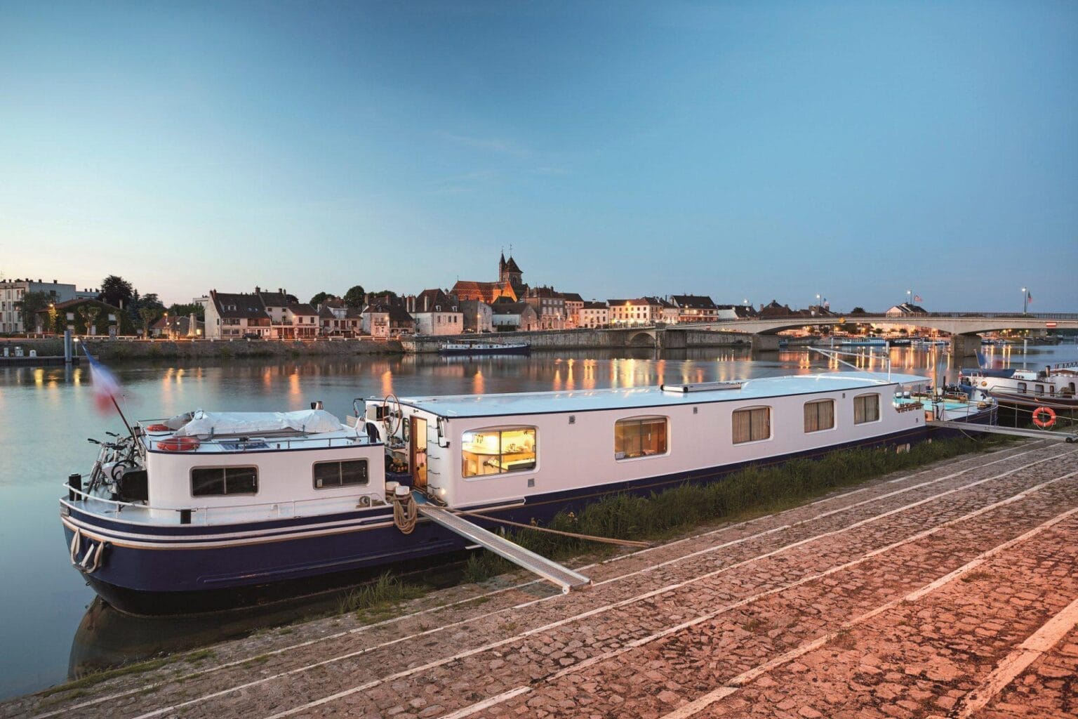 Belmond-Amaryllis-luksusowe-rejsy-rzeczne-ekskluzywne-wakacje-we-Francji-ekskluzywne-rejsy-po-rzece-we-Francji-43.jpg