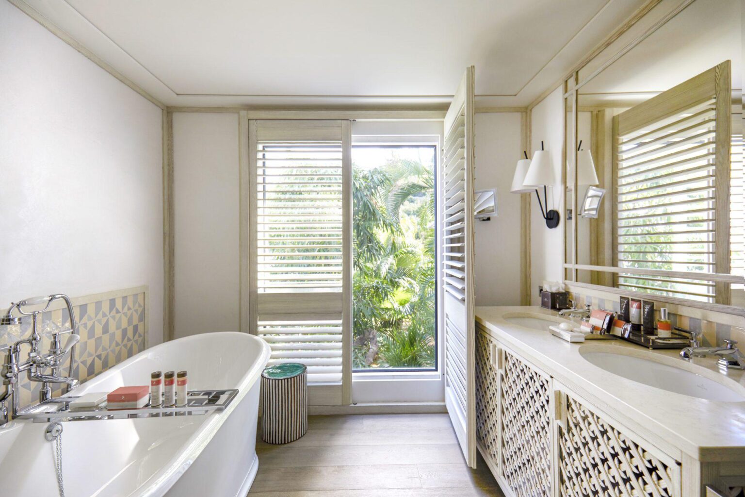 Cheval-Blanc-St-Barth-Isle-de-France-Ocean-Junior-Suite-E.-Labouerie-1314.jpg