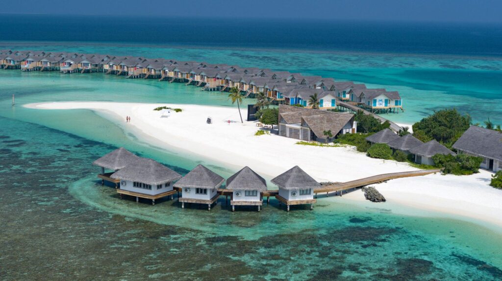 Cora Cora Maldives - All Inclusive,Podróże z dziećmi na Malediwy w otoczeniu przyrody w Cora Cora Maldives,Hotel i galeria sztuki w jednym,Wybierz się na wycieczkę do Muzeum Narodowego w Malediwach