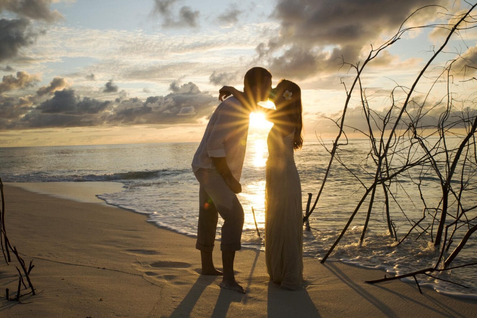 Couple-Sunset-Kiss.jpg