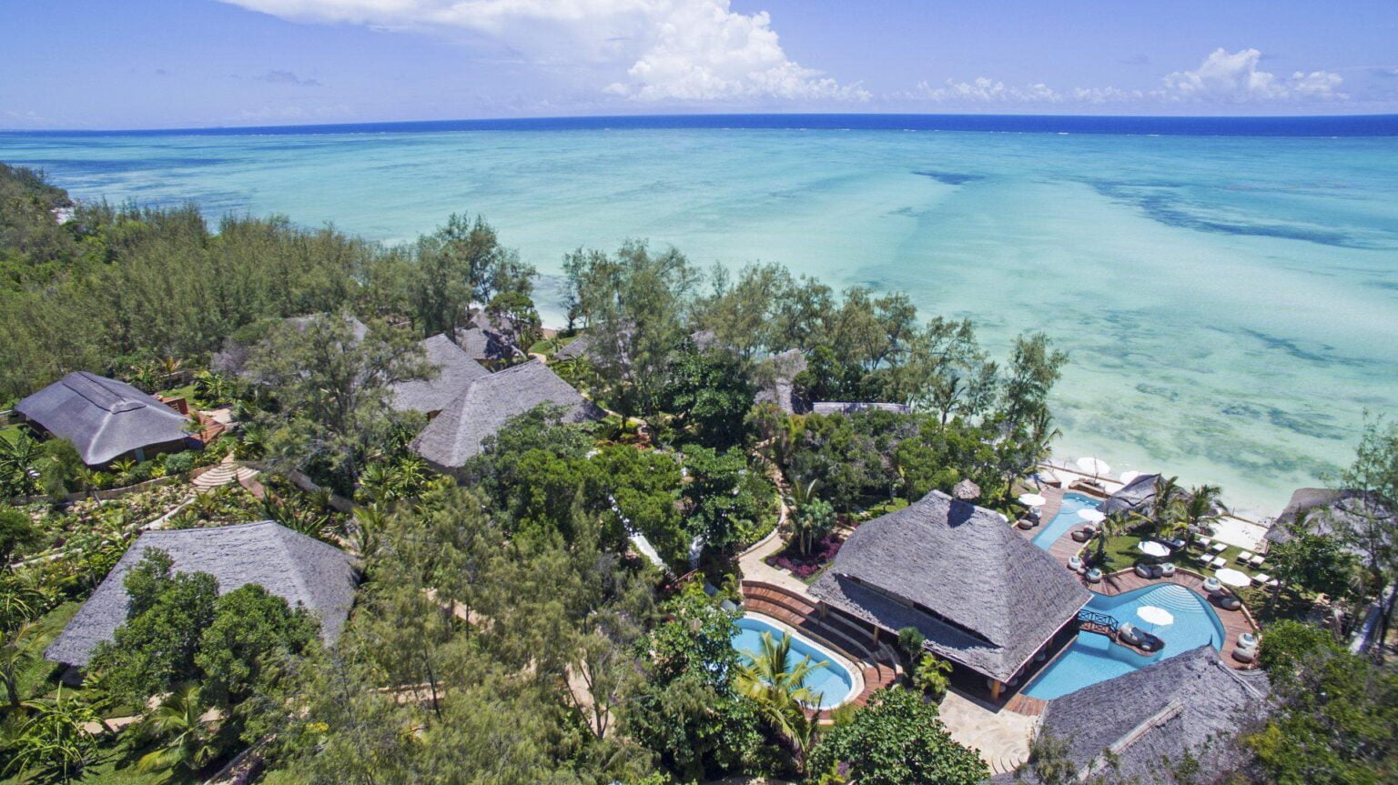 Tulia Zanzibar Unique Beach Resort widok z drona na resort