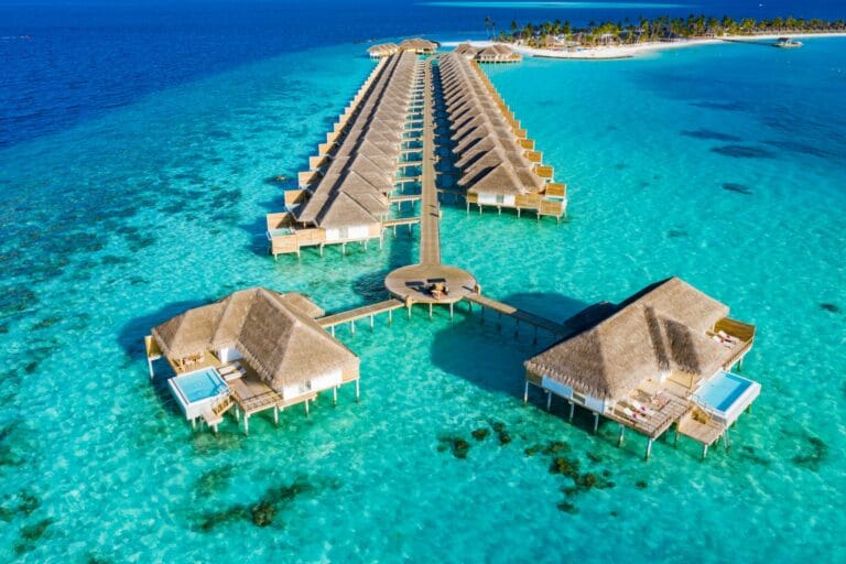 Sun Aqua Iru Veli,Wyspa Aluvifushi,Dhaalu Atoll,Malediwy,Aluvifushi to prywatna wyspa będąca częścią słynnego atolu Dhaalu,Kids' Club dla dzieci i oferta SPA dla dorosłych