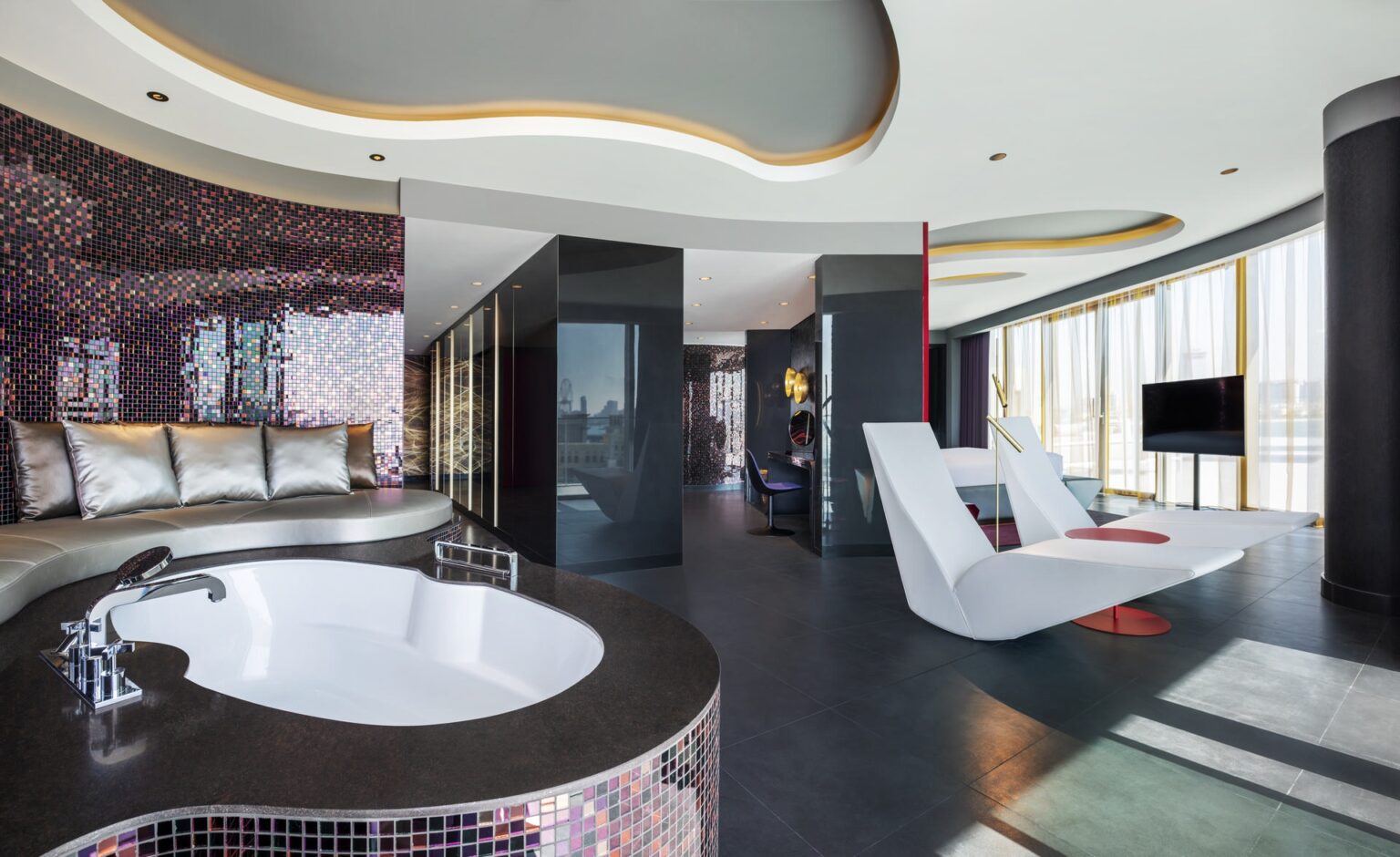 Duza lazienka w ciemnych i stonowanych kolorach, mozliwosc podswietlenia, lazienka z wanna