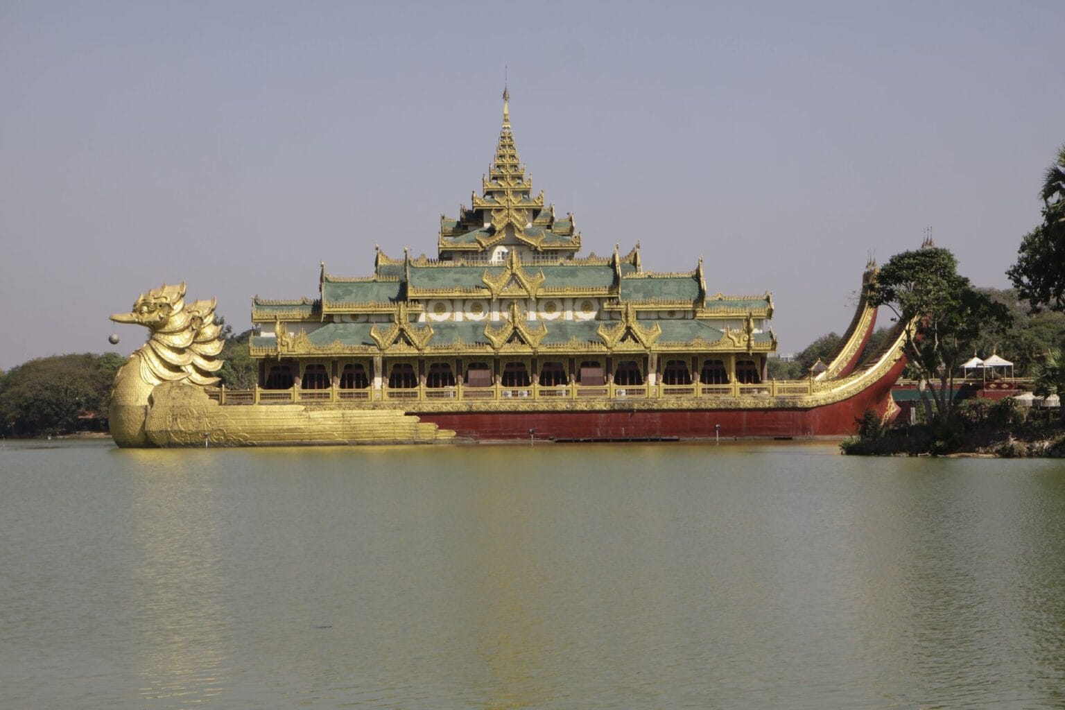 Dragon-Boat-Pagoda-Rangun.jpg