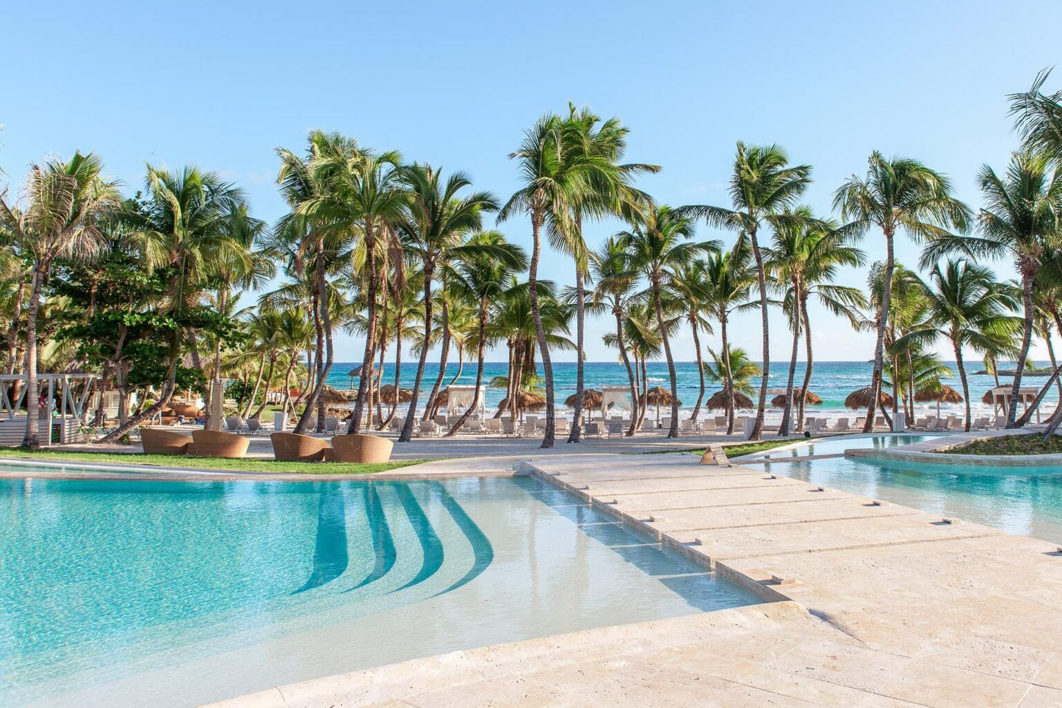 Eden-Roc-Beach-Club_PoolBeach1.jpg