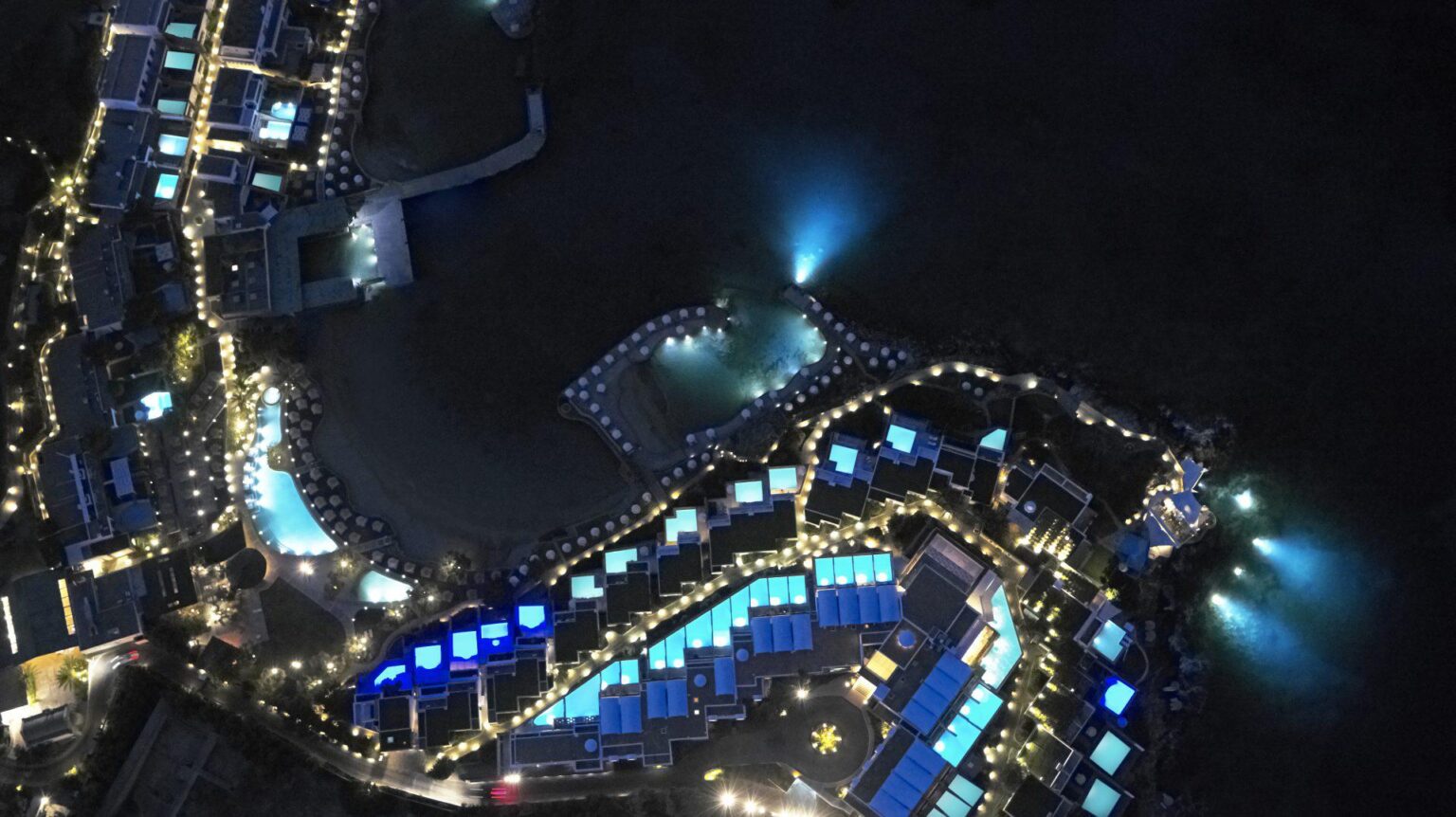 Elounda Peninsula Luxury Resort nocą