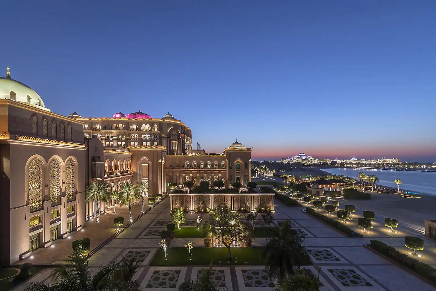 Emirates-Palace-Mandarin-Oriental-Hotel-luksusowe-hotele-w-Abu-Zabi-ekskluzywne-hotele-w-Adu-Dhabi-wakacje-z-dziecmi-w-abu-Zabi-najlepsze-hotele-w-Emiratach-Arabskich-19.png