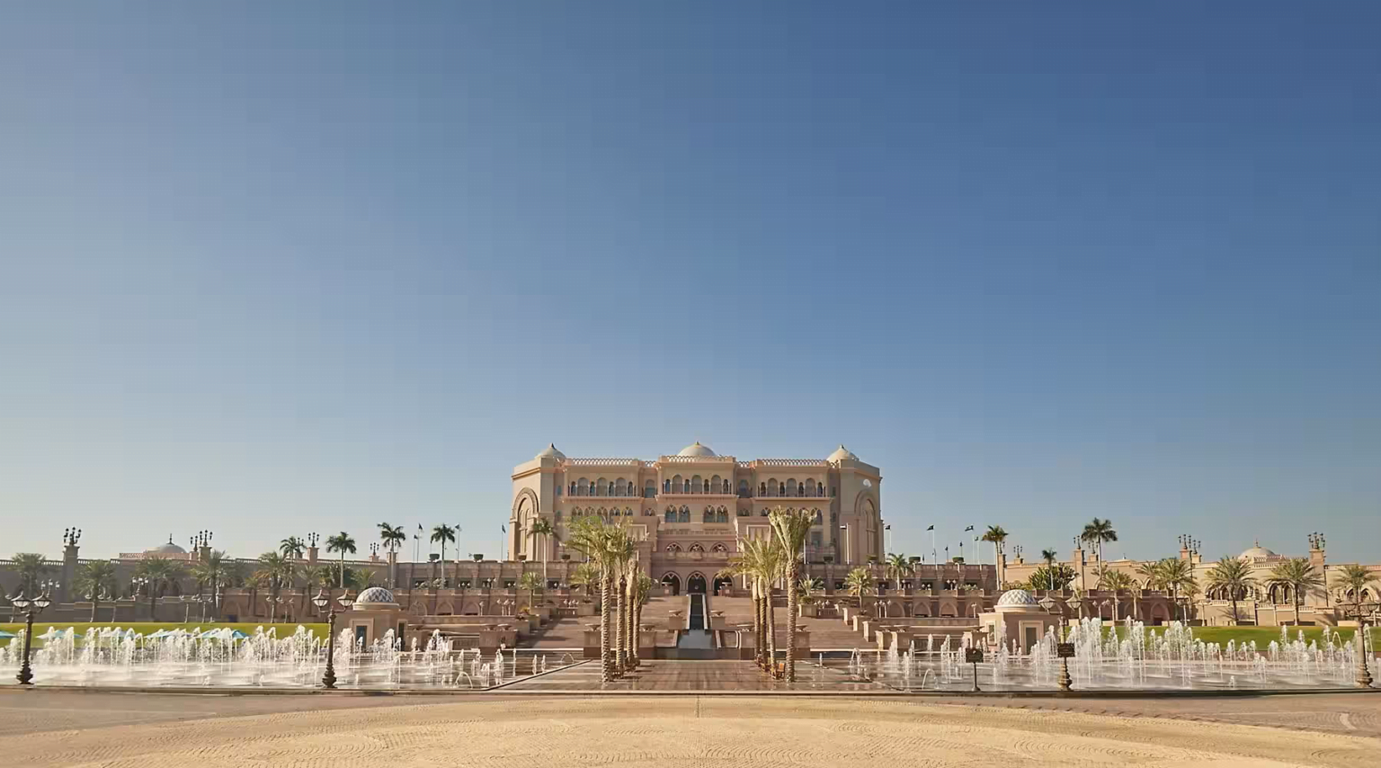 Emirates-Palace-Mandarin-Oriental-Hotel-luksusowe-hotele-w-Abu-Zabi-ekskluzywne-hotele-w-Adu-Dhabi-wakacje-z-dziecmi-w-abu-Zabi-najlepsze-hotele-w-Emiratach-Arabskich-28.png