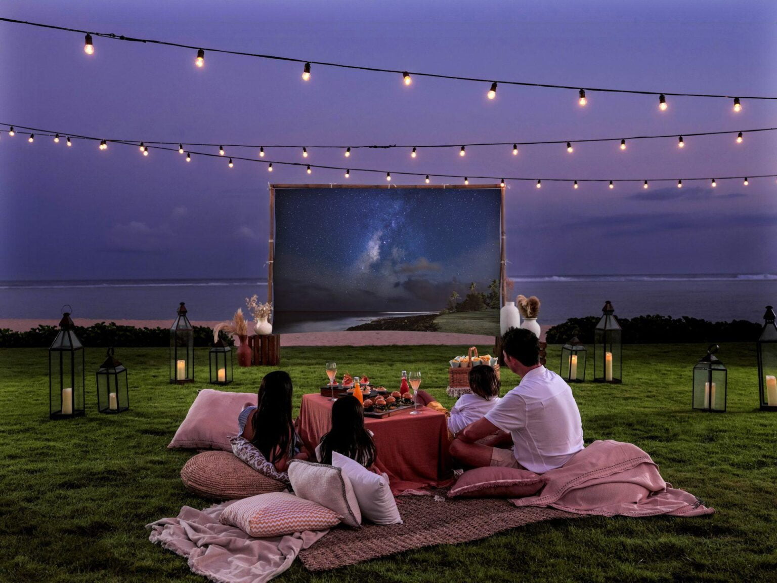Wieczorne kino przy gwiazdach The St. Regis Bali Resort