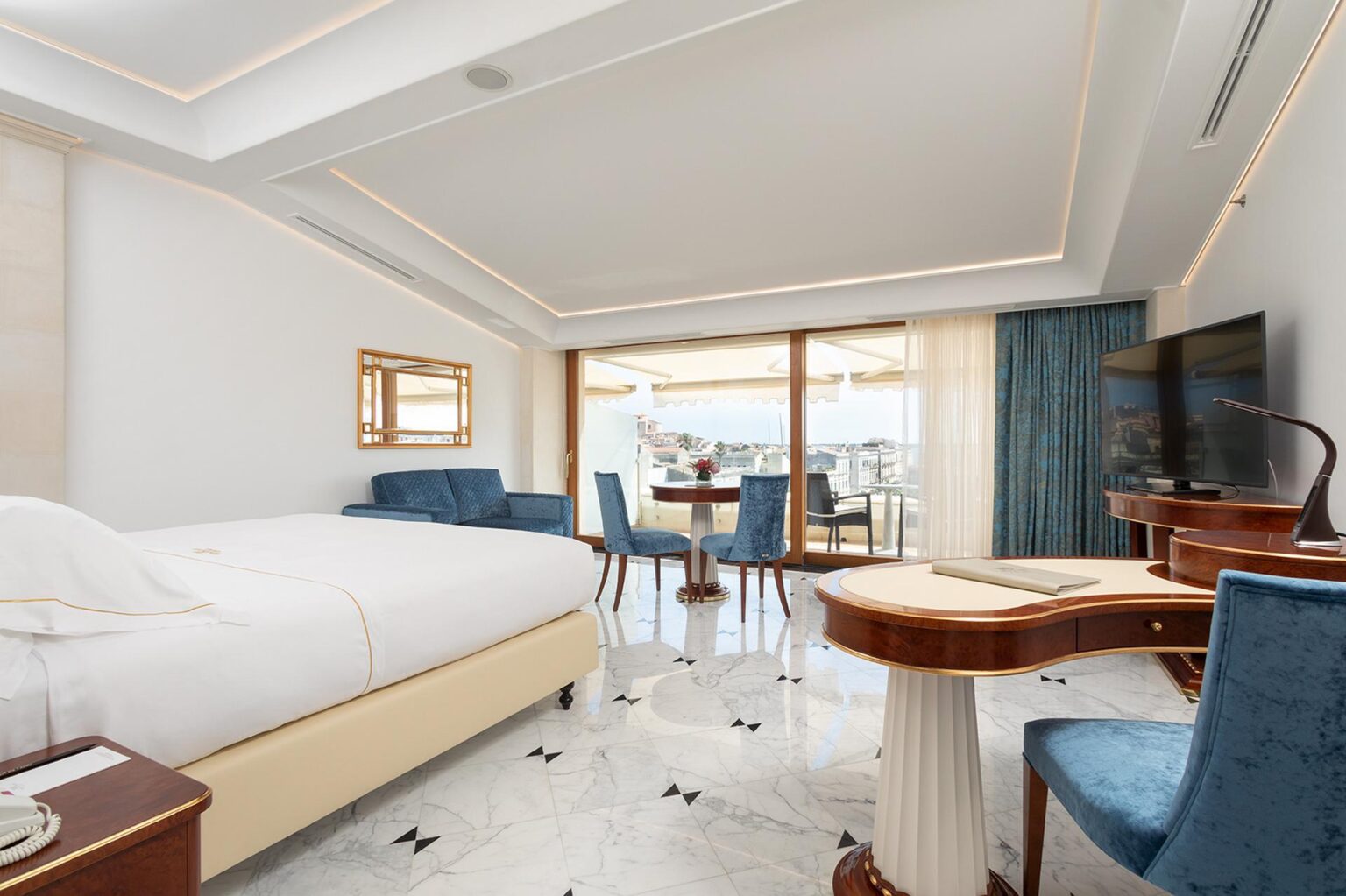 Executive-Junior-Suite-001_WebRes.jpg