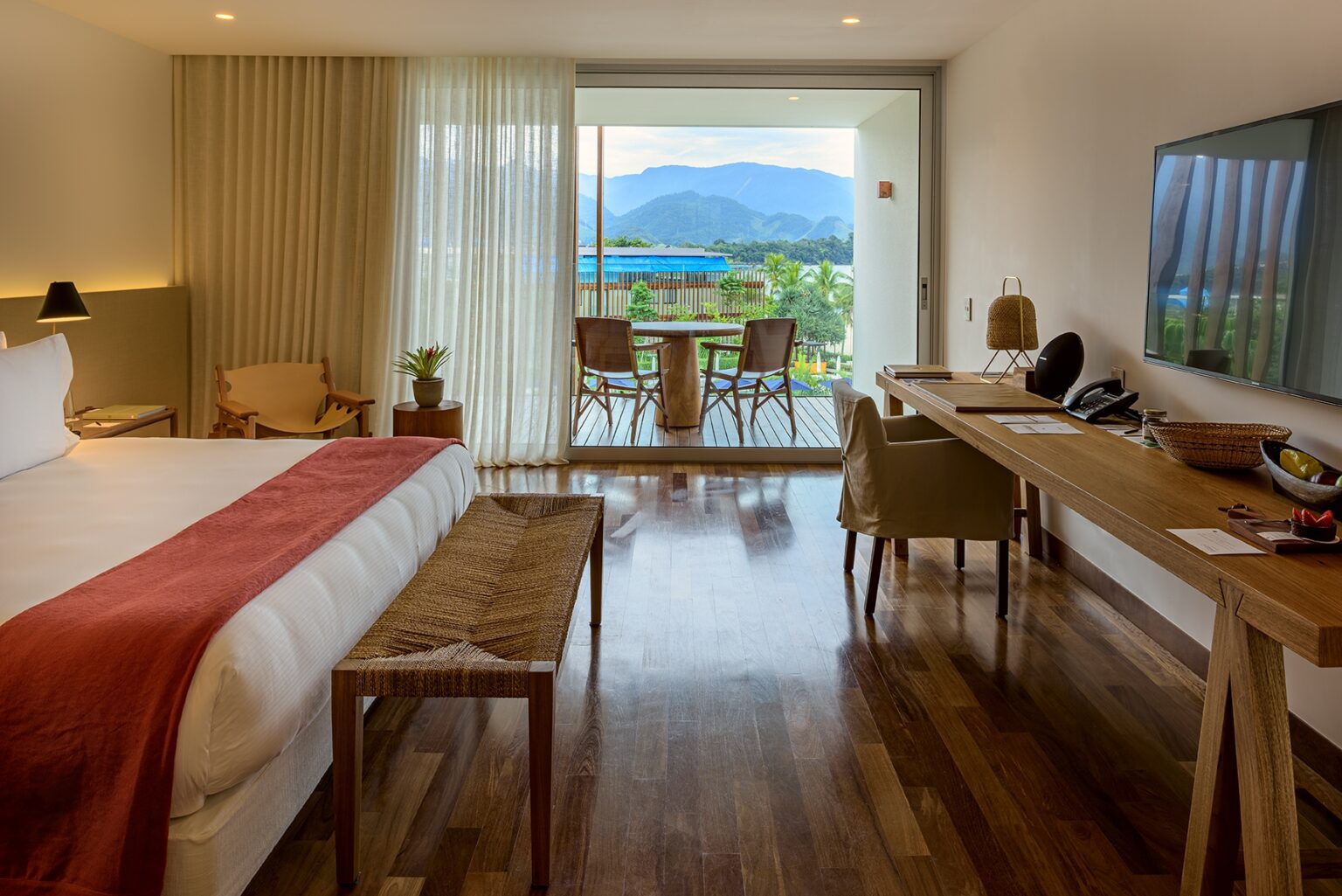 FASANO-ANGRA-DOS-REIS-DLX-Apartment1.jpg