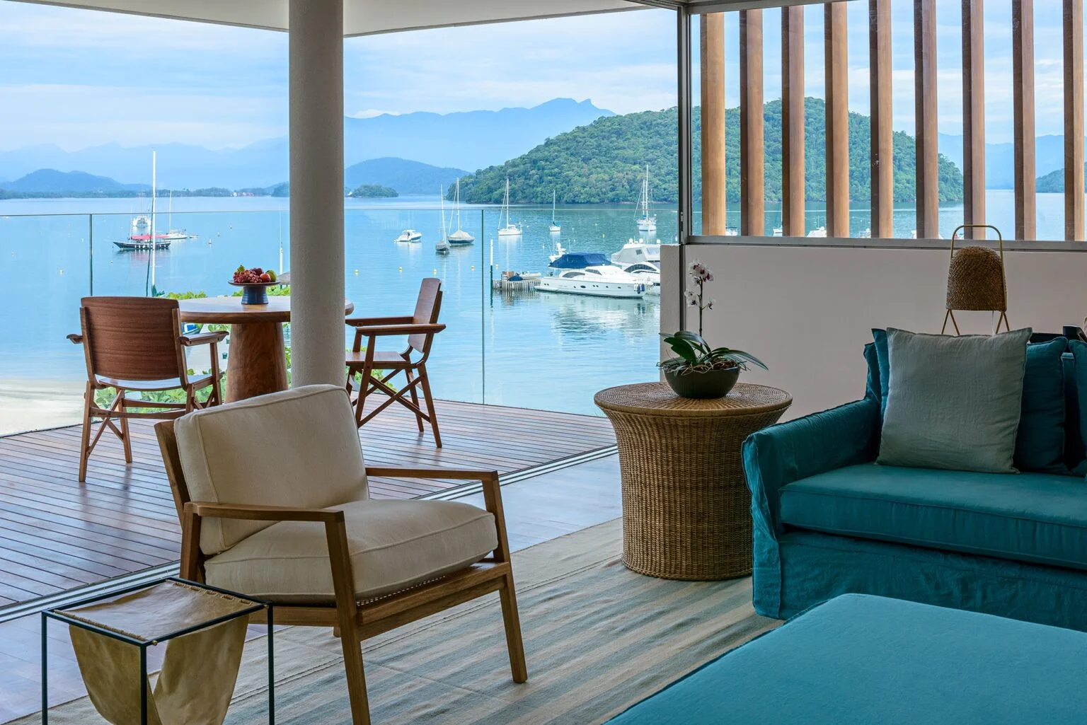 FASANO-ANGRA-DOS-REIS-DLX-Suite.jpg