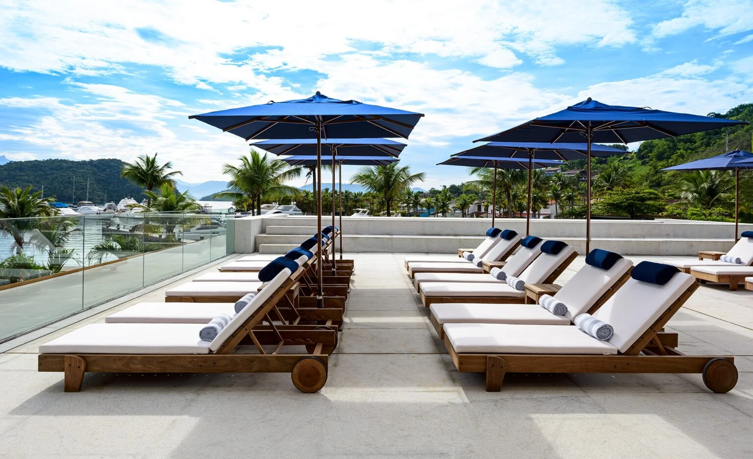 FASANO-ANGRA-DOS-REIS-Hotel-Pool.jpg