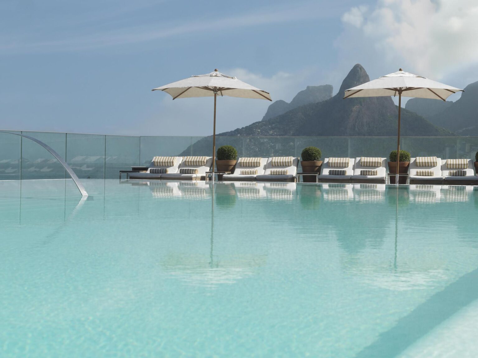 FASANO-RIO-DE-JANEIRO-Pool.jpg
