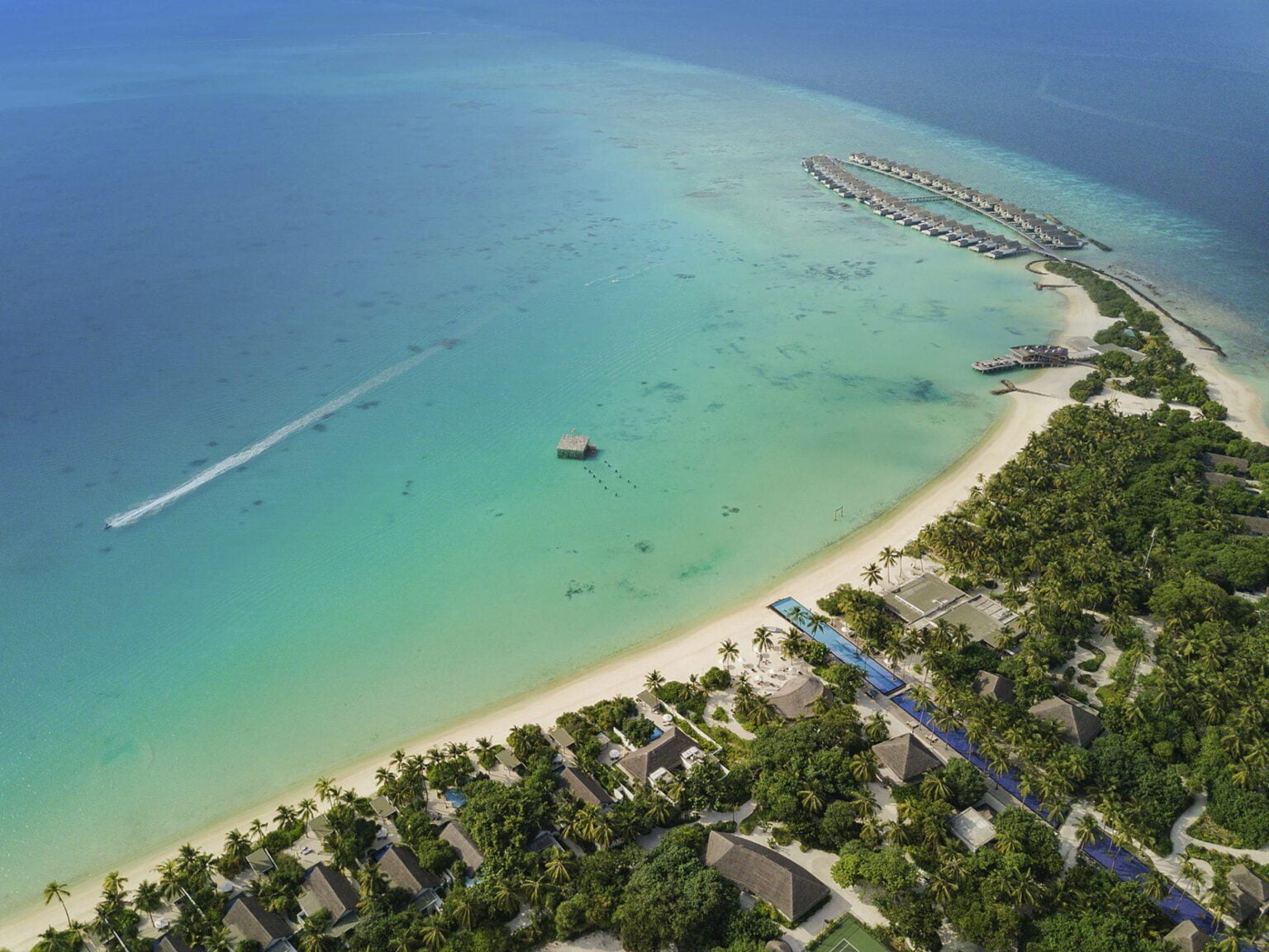 Fairmont-Maldives-luksusowe-hotele-na-Malediwach-ekskluzywane-wakacje-na-Malediwach-wczasy-na-Malediwach-szyte-na-miare-11.jpg
