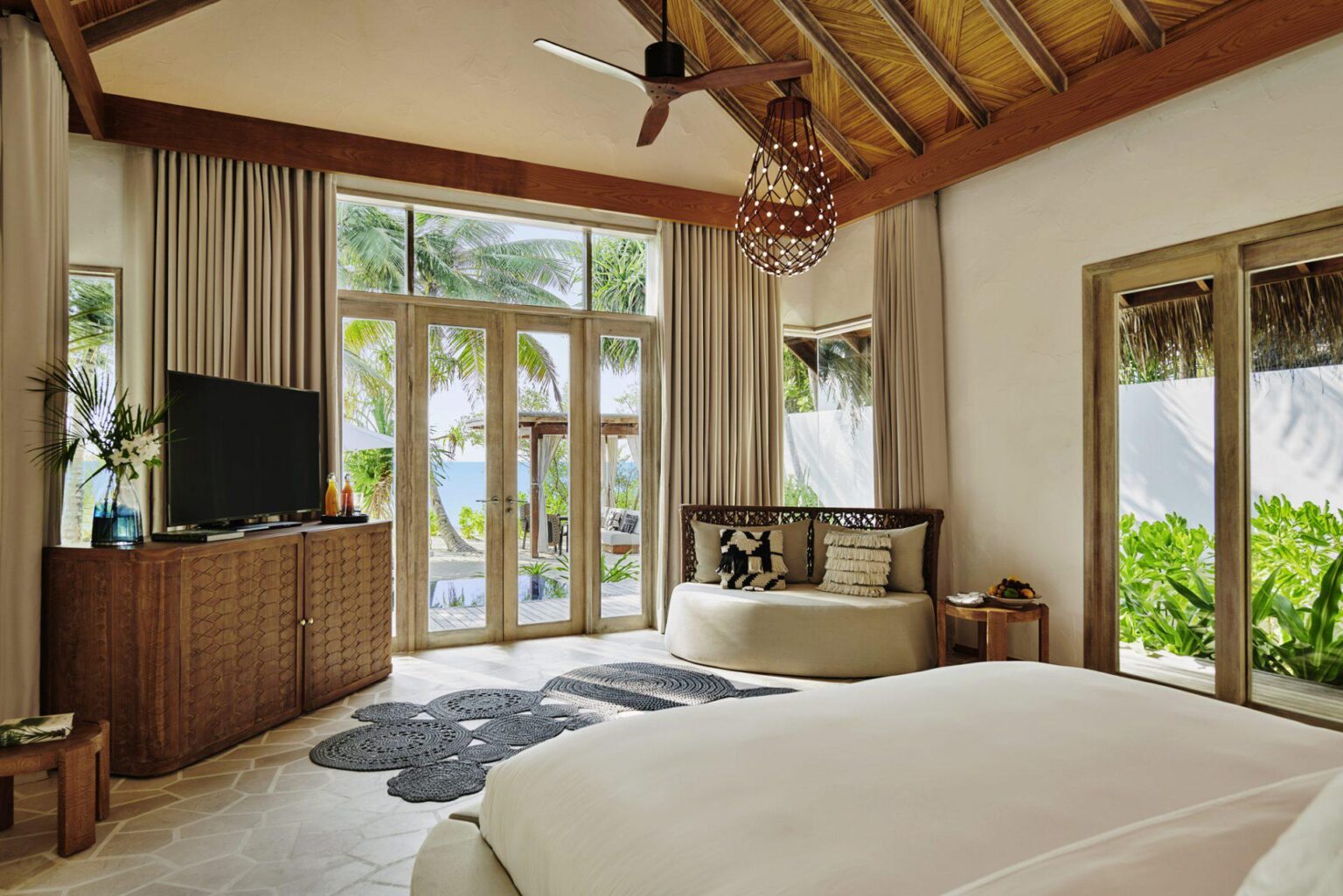 Fairmont-Maldives-luksusowe-hotele-na-Malediwach-ekskluzywane-wakacje-na-Malediwach-wczasy-na-Malediwach-szyte-na-miare-19.jpg